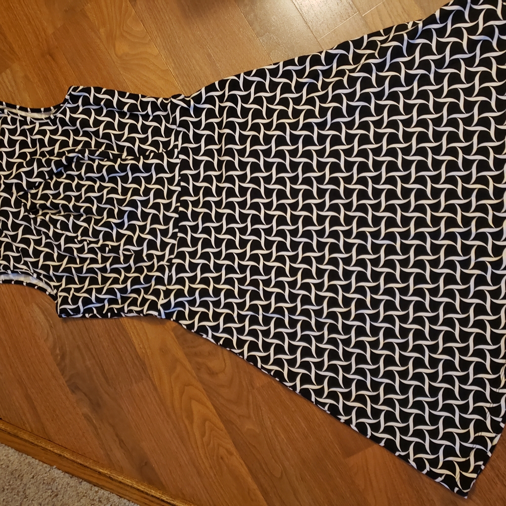 Elegant Black and White Patterned Dress